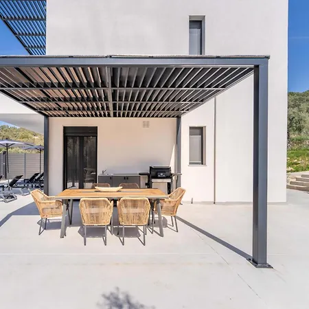 Villa Tina *